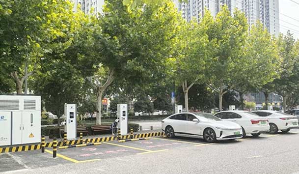宜昌首批全液冷超充站投入運(yùn)營，鴻嘉利助力高質(zhì)量充電基礎(chǔ)設(shè)施建設(shè)(圖1)